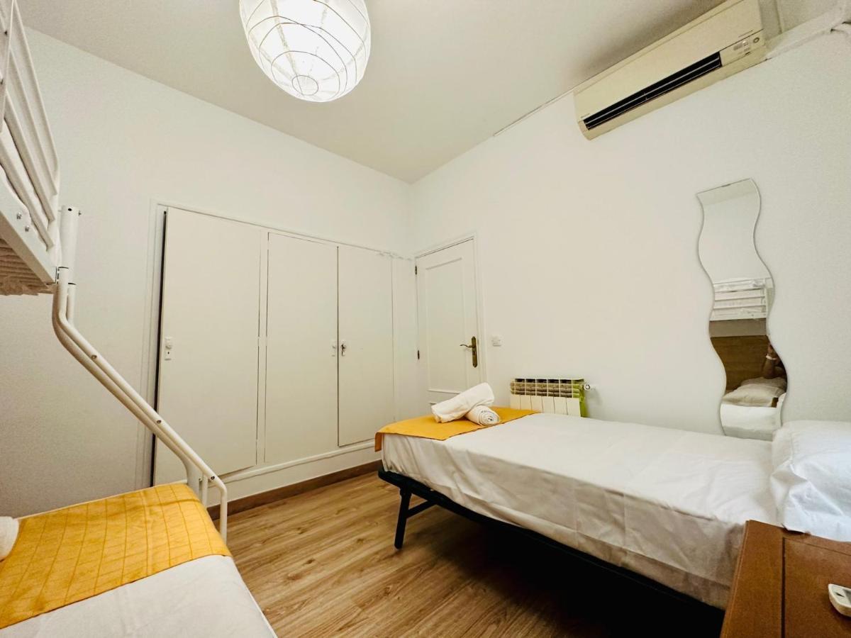 Punta Me Rooms Near The Gran Via Madrid Kültér fotó