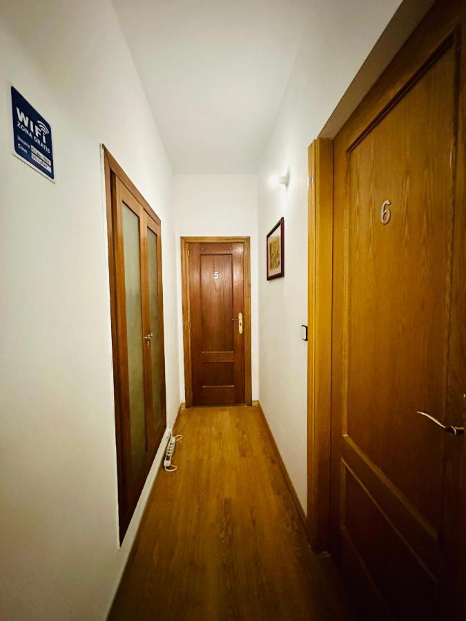 Punta Me Rooms Near The Gran Via Madrid Kültér fotó